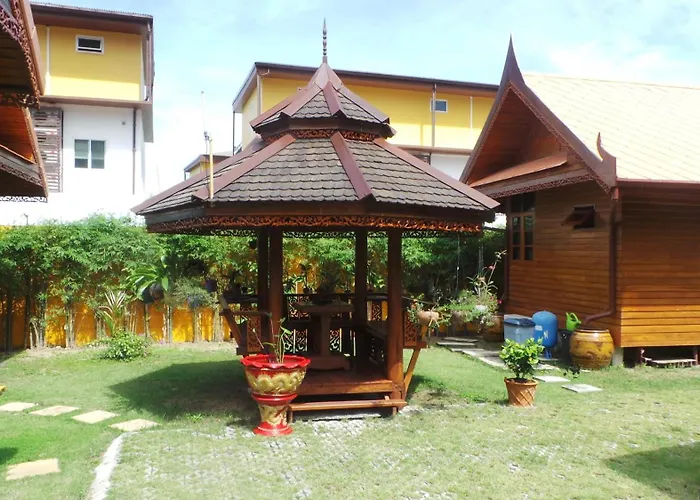 Golden Teak Resort Baan Sapparot