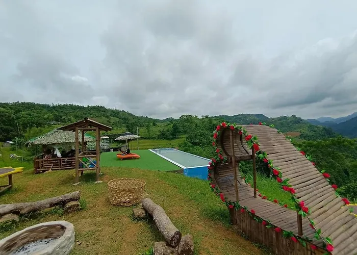 Captain'S And Campsite