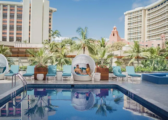 4 star hotel: Outrigger Waikiki Beachcomber Hotel