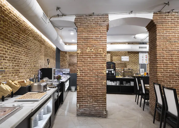 5 star hotel: Petit Palace Posada Del Peine