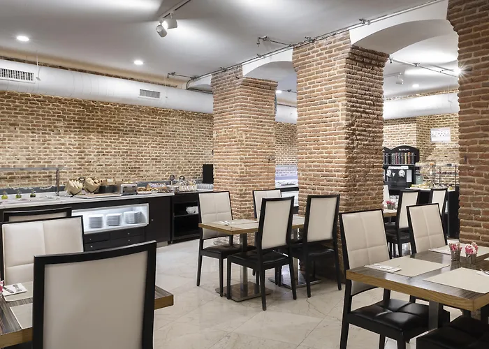 5 star hotel: Petit Palace Posada Del Peine