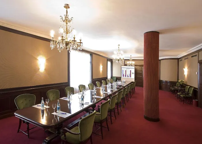 5 star hotel: Hotel Carlton