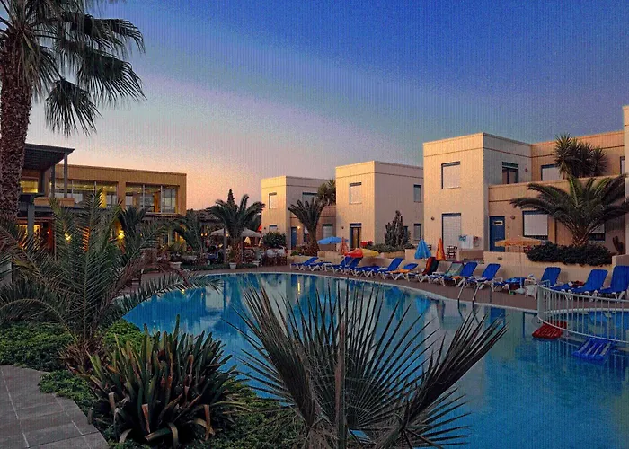 Hôtel pour familles: Meropi Hotel & Apartments