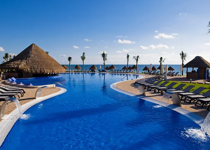 Resort: Ocean Coral & Turquesa All Inclusive (Adults Only)