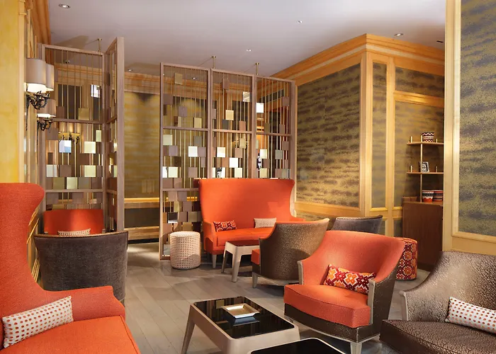 4 star hotel: Rochester Champs Elysees