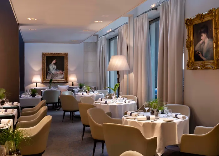 5 star hotel: Hotel De Sers Champs Elysees Paris