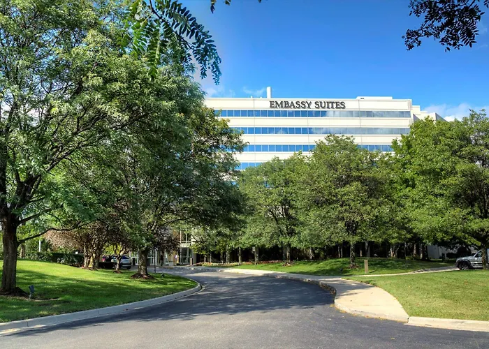 Kid friendly hotel Embassy Suites By Hilton Detroit Troy Auburn Hills