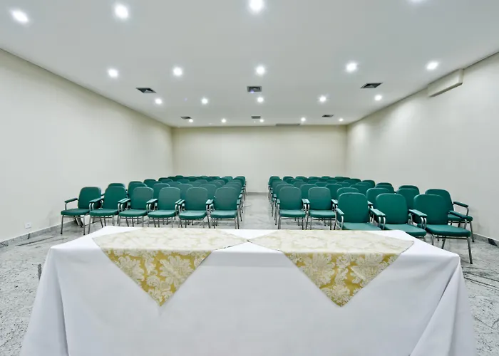 Hotel Golden Park Curitiba By Nacional Inn