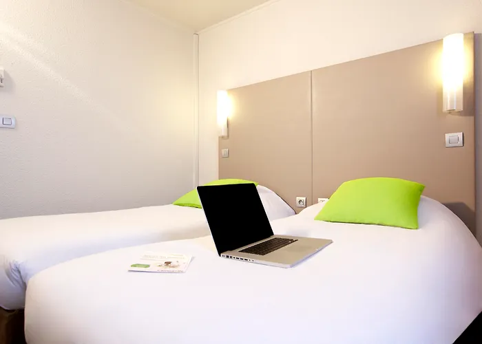Hotel with Tennis: Campanile Prime - Nice Airport