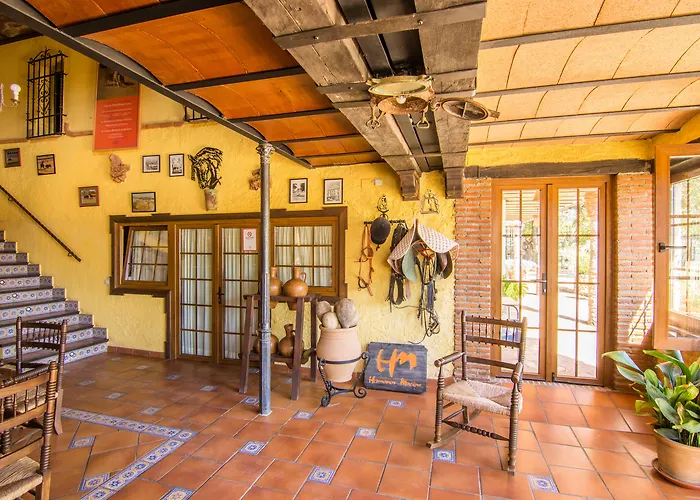 Hotel with Tennis: Hotel Rural El Cortijo