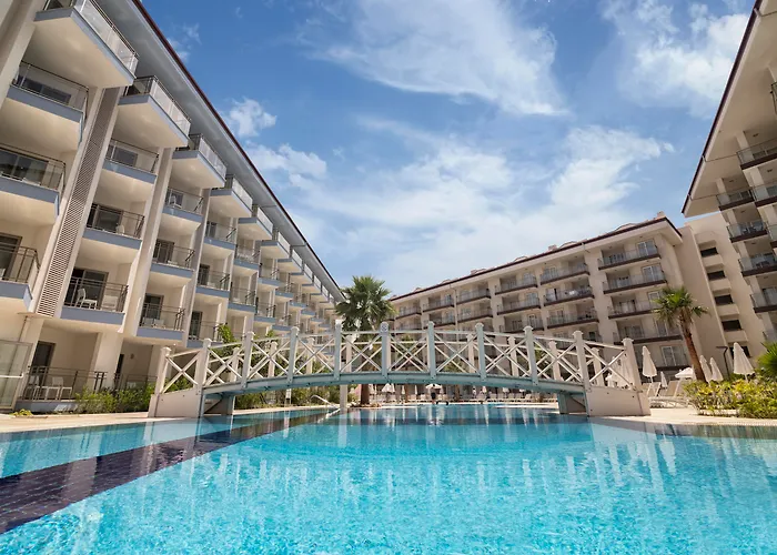 Ramada & Suites By Wyndham Kusadasi
