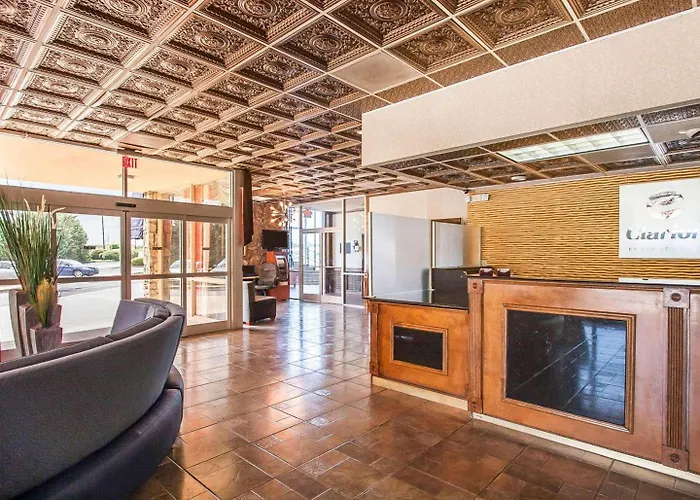 Clarion Inn & Suites University Center