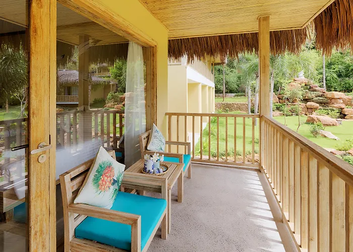 Hotels Close to Airport Lahana Phu Quoc & Spa