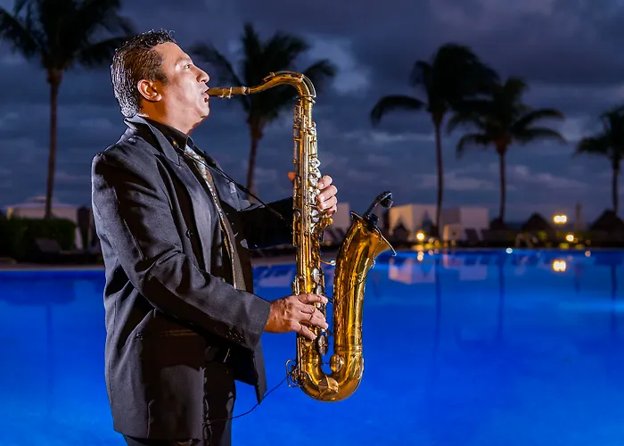 Hotel with Tennis: El Beso Adults Only At Ocean Coral & Turquesa All Inclusive