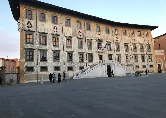 Luxury Tower House In Heart Of