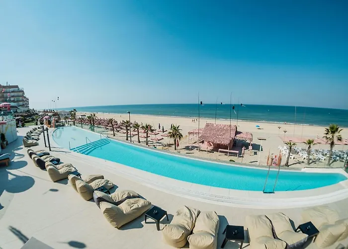 Hotel que admite mascotas: On Hotels Oceanfront Adults Designed