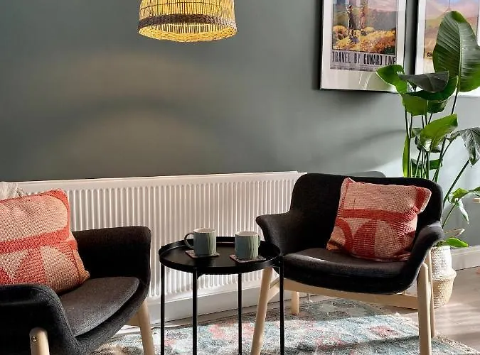 Green Room Guest Suite