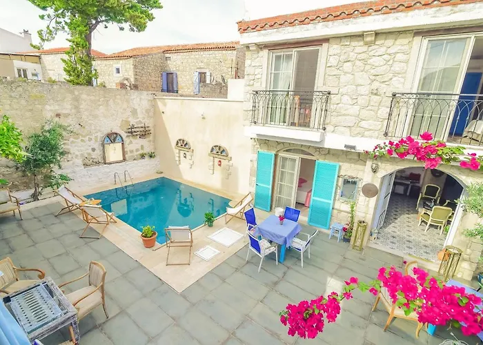  Alacati Asmali Konak
