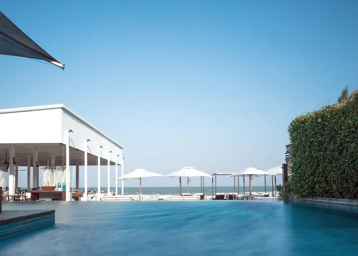 Luxury hotel only: Putahracsa Hua Hin