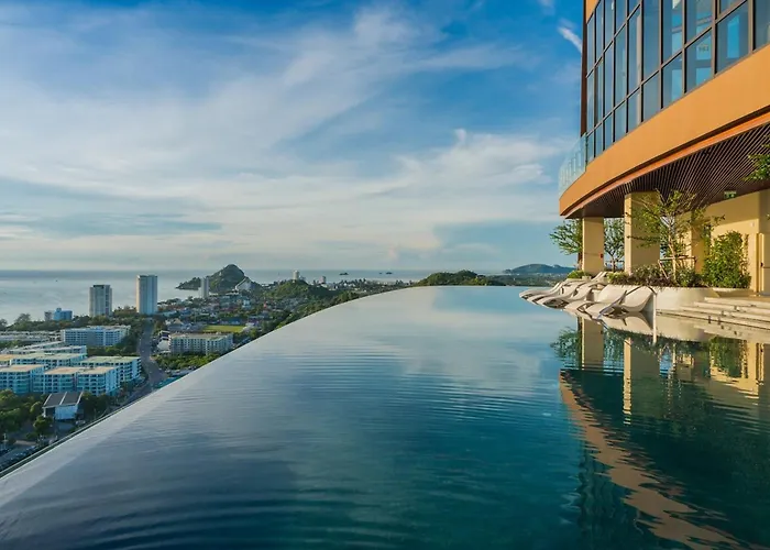 Luxury hotel only: Holiday Inn Resort Vana Nava Hua Hin, An Ihg Hotel