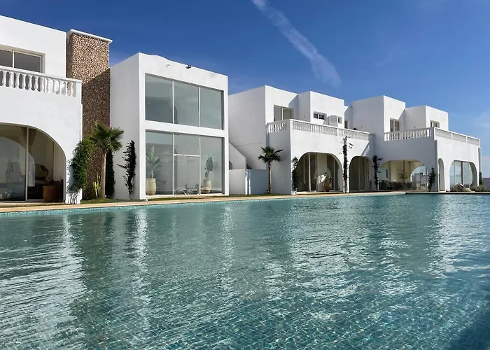  Villa La Falaise