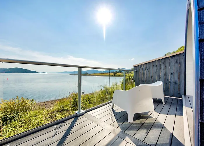 Onich Hotel & Lochside Beach Pods