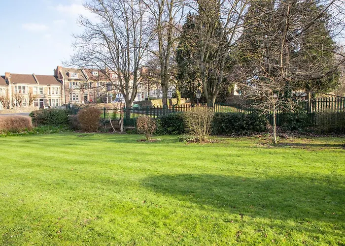 3 star hotels Arnos Manor