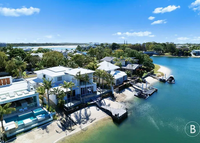 Lucy - Noosa - Noosaville