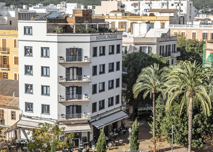 Central hotel: Hostal Parque Ibiza