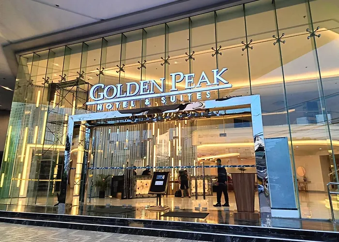Hotel de 3 estrellas: Golden Peak Hotel & Suites Powered By Cocotel