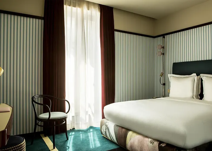 Boutique hotel only: Hotel Du Rond-Point Des Champs-Elysees - Esprit De France