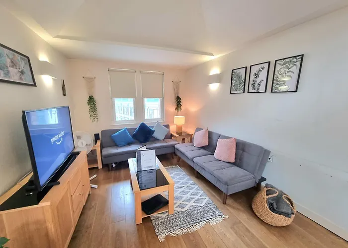 Pet Friendly hotel: London City Apartments