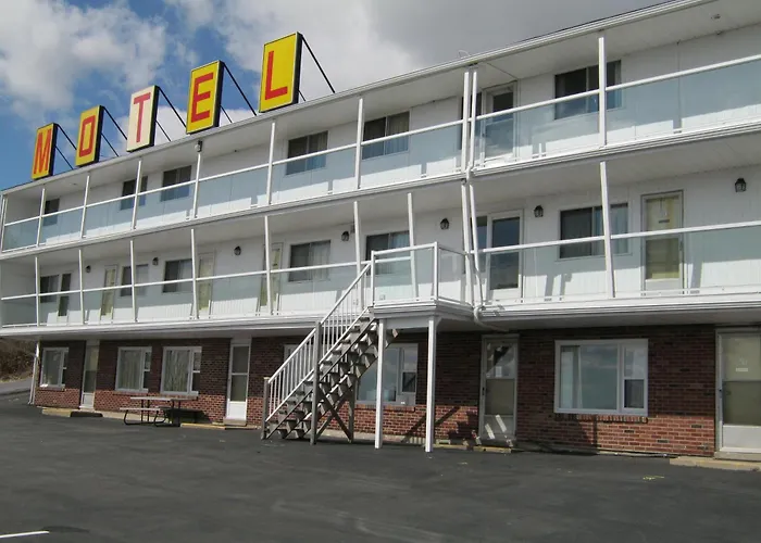 Cheap hotel: Hillside Motel