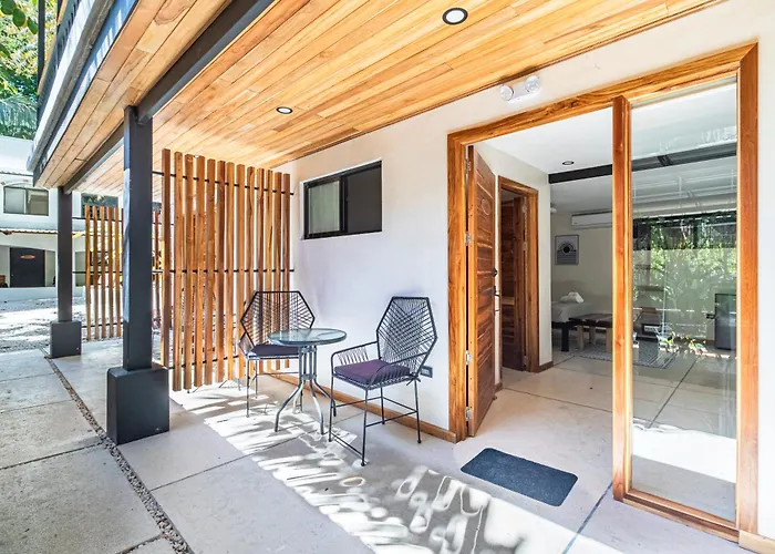 Believe Surf & Yoga Lodge Santa Teresa