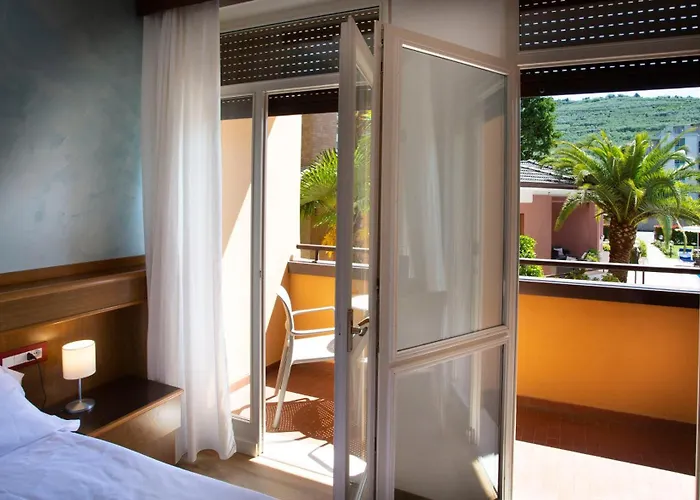 Cheap hotel: Sunlake Hotel