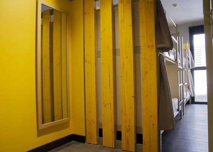 Room00 Valencia Hostel