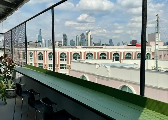 Family Hotel: Sabai Dee Minitel