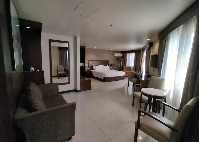 Mandarin Plaza Hotel