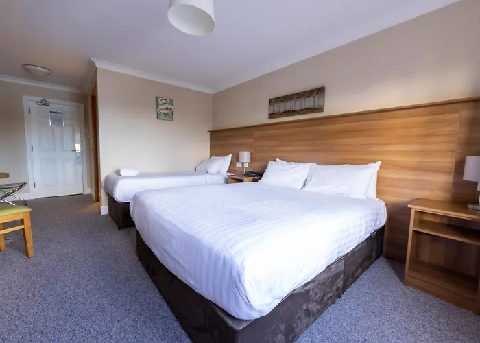 Luxury hotel only: Riverside Hotel