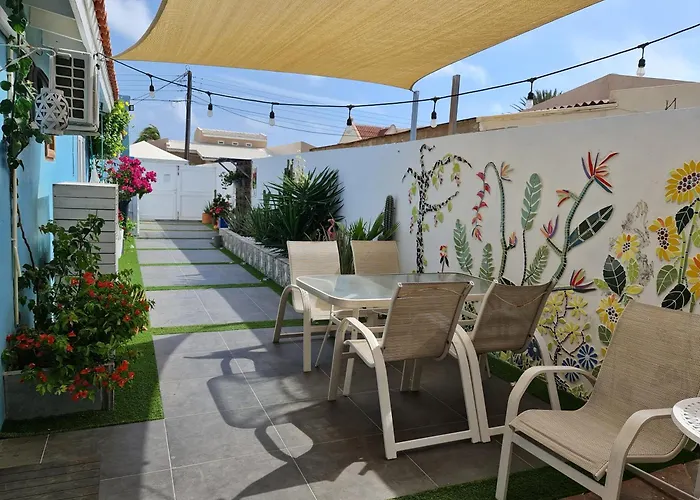 Hotel: Sandcastle Beach Apartments