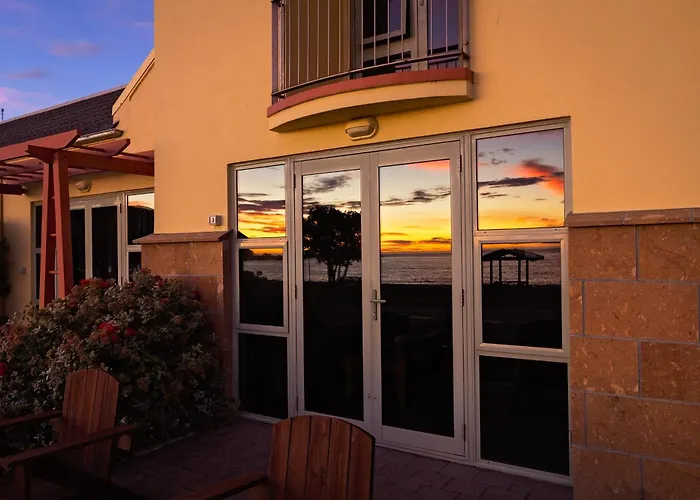 Anchor Inn Beachfront