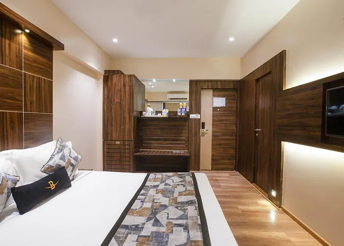 Central hotel: Hotel Bawa Regency