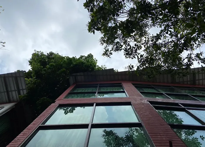 Cheap hotel: A Plus Deluxe Hotel