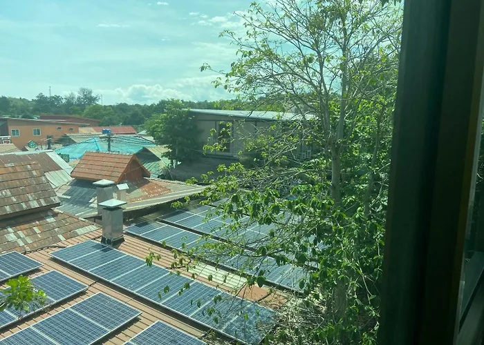 Cheap hotel: A Plus Deluxe Hotel