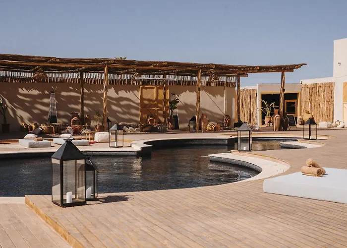 Hotel with pool: Aluna Dakhla