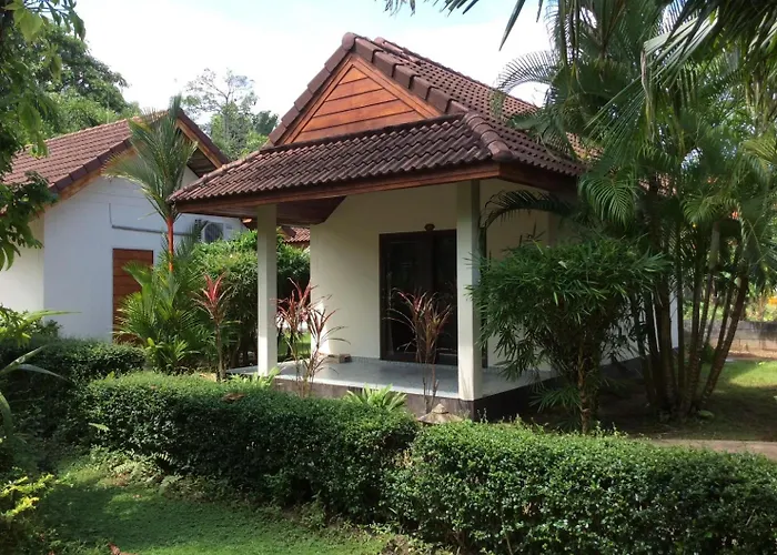 Family Hotel: Cousin Resort