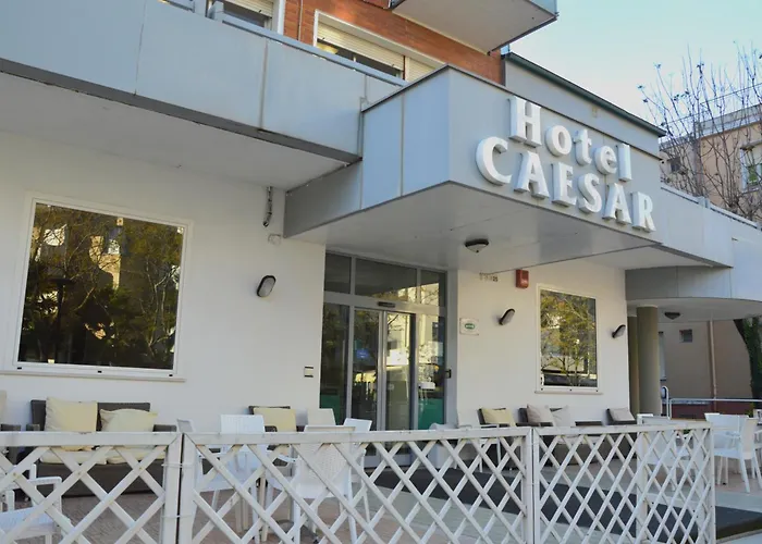 Hotel con piscina: Hotel Caesar