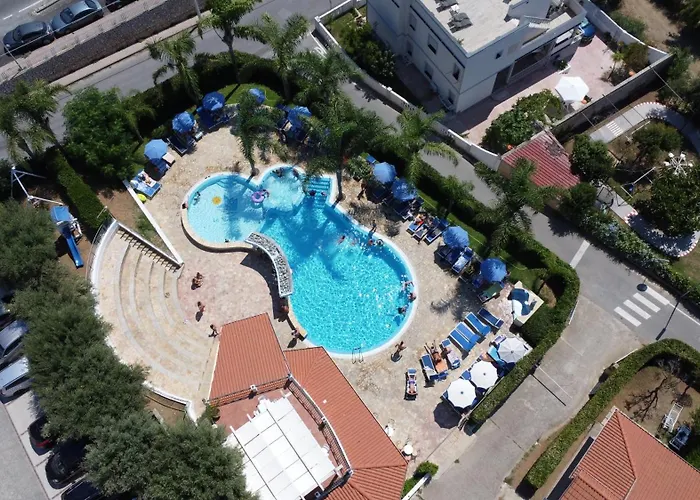 Hotel con tennis: Residence Hotel La Taverna
