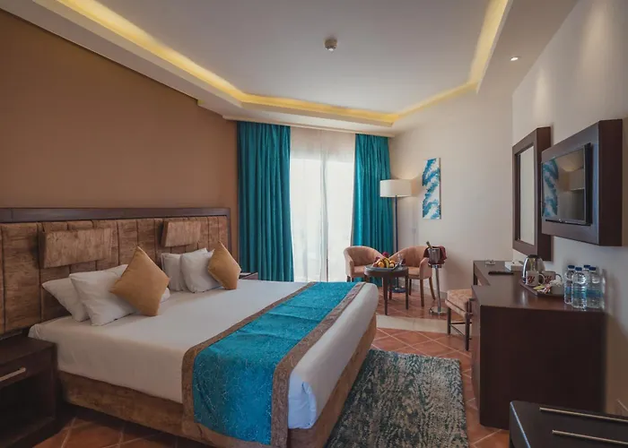 Ivy Cyrene Sharm Adults Friendly Plus 13