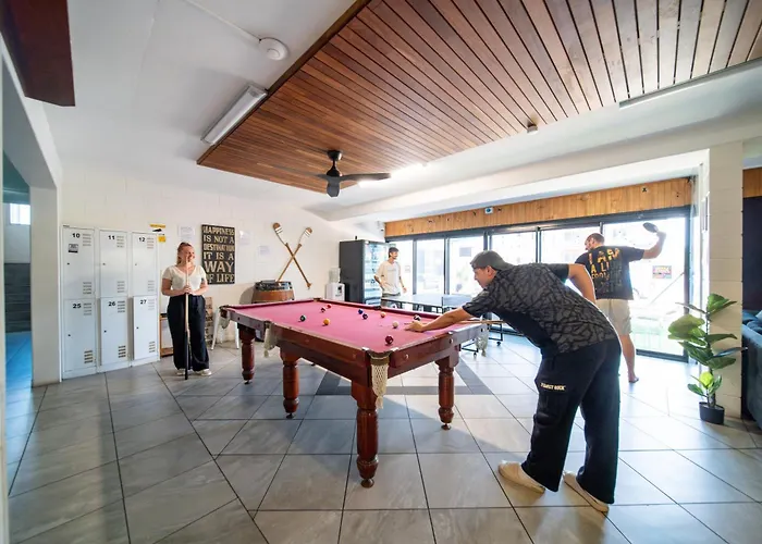 Hostel: Seaside Lodge Hostel Townsville- Right Next To Coles, 2 Mins Walk To Strand & Cbd- Passport Required